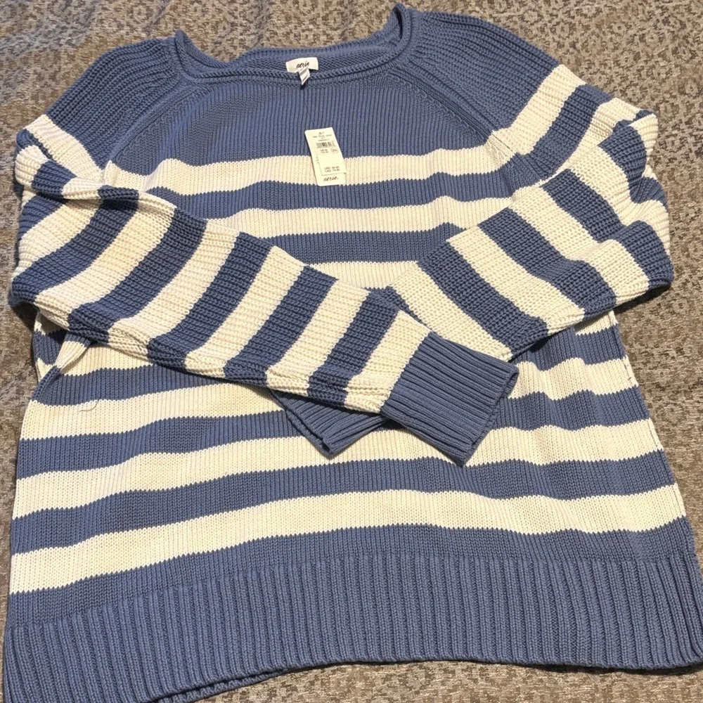 💕NWT! Aerie Blue and Cream Striped Sweater - Picture 2 of 8